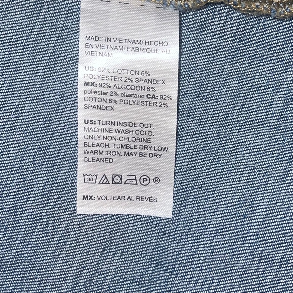 Chicos Classic Denim Jacket Size 12-14 (Chicos Size 2) - Picture 4 of 4